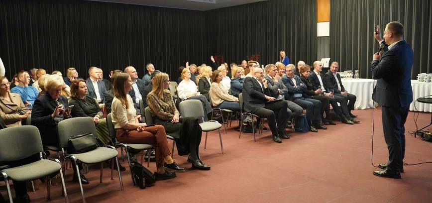 ŠEŠTASIS VILKAVIŠKIO VERSLO FORUMAS