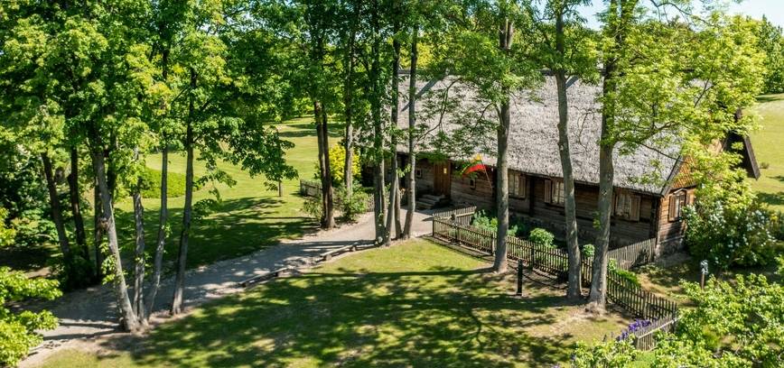 Jono Basanavičiaus jubiliejui – vyšnios: visuomenė kviečiama atkurti tautos patriarcho gimtinės sodą