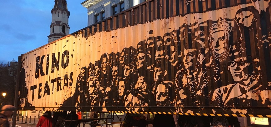 Paroda „Kino teatras – slėptuvė nuo gyvenimo“ atkeliauja į Vilkaviškį