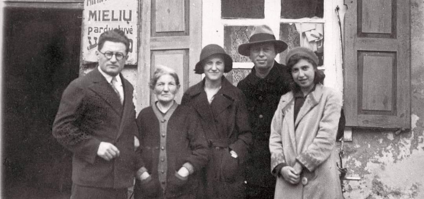 Prieškarinių miesto nuotraukų peržiūra